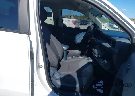 2023 Ford Maverick Xl z USA, uszkodzony, nr VIN 3FTTW8E94PRA36480